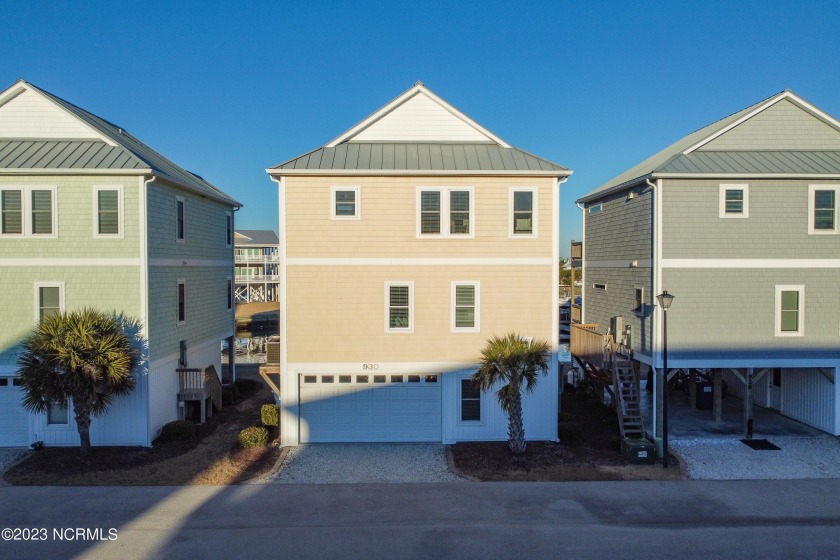 Enjoy the benefit of living on the sound with fantastic beach - Beach Home for sale in Topsail Beach, North Carolina on Beachhouse.com
