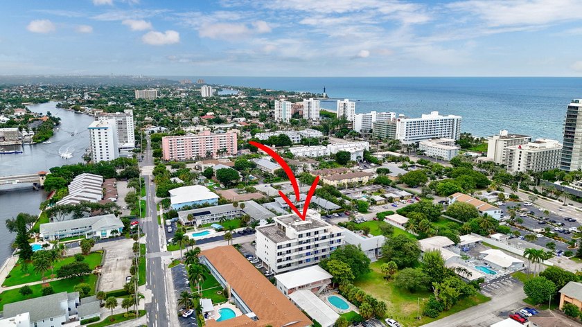 Spacious condo right in the heart of Pompano Beach! Walk to the - Beach Condo for sale in Pompano Beach, Florida on Beachhouse.com