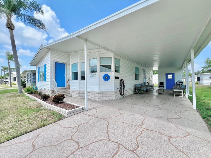 Welcome Home to Fairway Village! Step into this beautifully - Beach Home for sale in Largo, Florida on Beachhouse.com