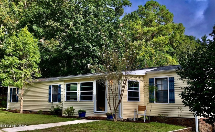 Very private water front home on the Calabash Creek with direct - Beach Home for sale in Calabash, North Carolina on Beachhouse.com