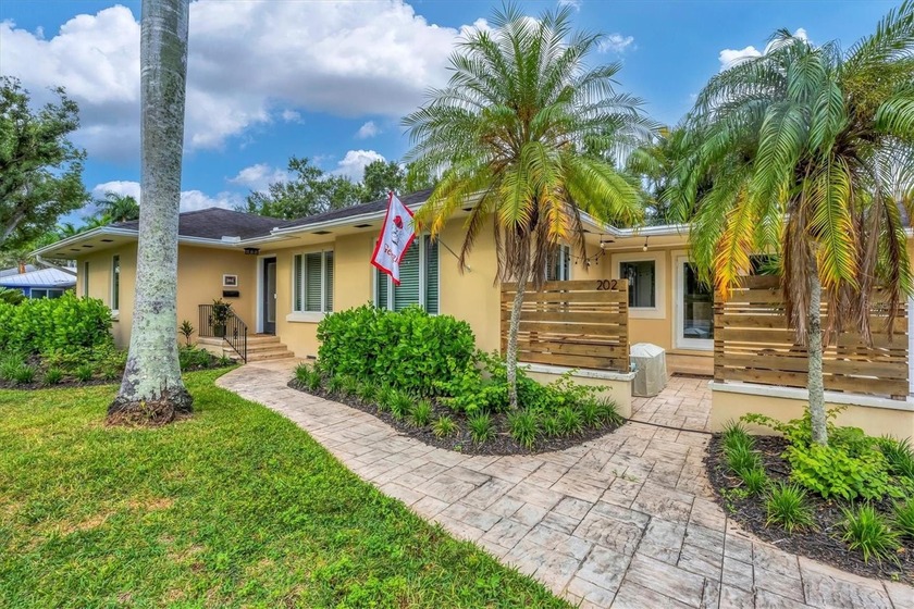 Welcome to your move-in ready retreat in the highly desirable - Beach Home for sale in Bradenton, Florida on Beachhouse.com