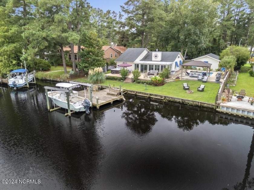 Life on the River.... Nestled in the Town of River Bend , 114 - Beach Home for sale in New Bern, North Carolina on Beachhouse.com