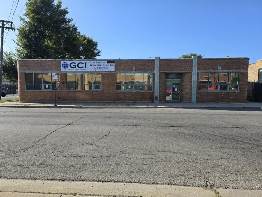 Versatile Warehouse/Light Industrial building in Prime Irving - Beach Commercial for sale in Chicago, Illinois on Beachhouse.com