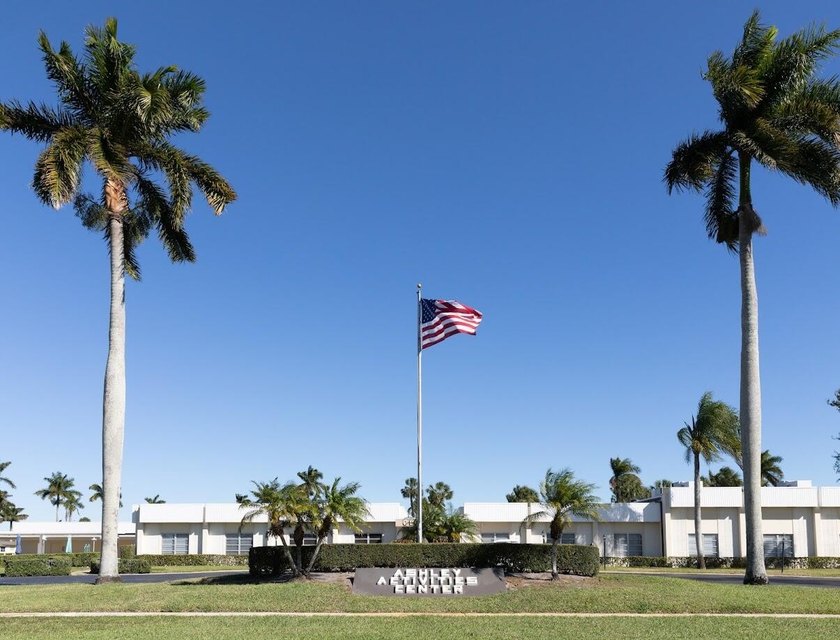 Charming 2/2 Villa in Active 55+ Community - Priced to Make It - Beach Condo for sale in West Palm Beach, Florida on Beachhouse.com