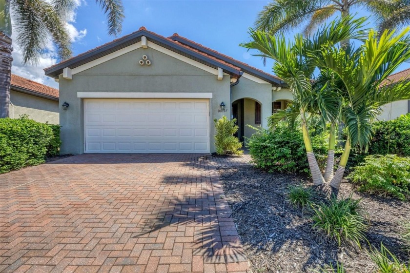 Panoramic lake views in a premier Venice golf community! - Beach Home for sale in Venice, Florida on Beachhouse.com