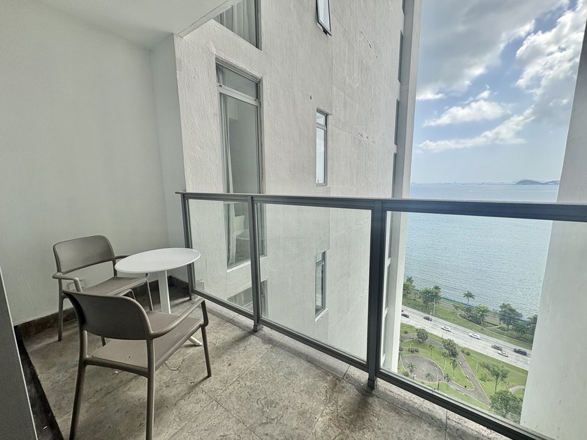 This stylish 1-bedroom apartment in Yoo, Avenida Balboa offers a - Beach Home for sale in Panama City,  on Beachhouse.com