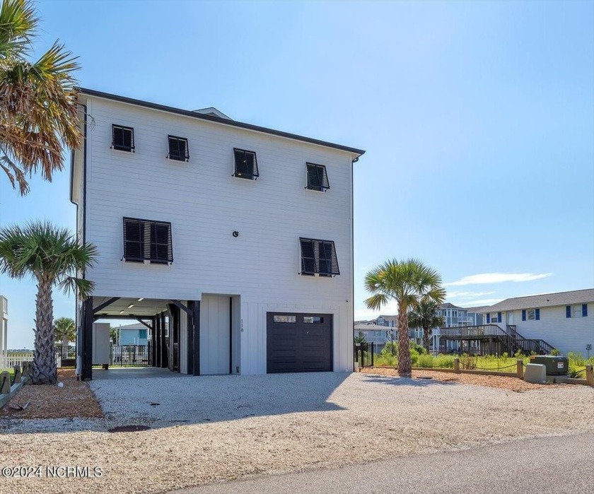 Newer canal home only two years young!  There are incredible - Beach Home for sale in Holden Beach, North Carolina on Beachhouse.com