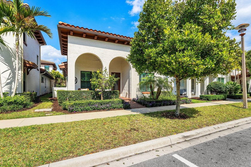 Live steps from Alton's vibrant town center and luxurious - Beach Home for sale in Palm Beach Gardens, Florida on Beachhouse.com