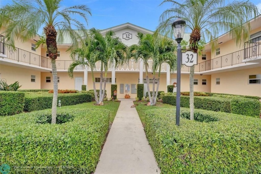 Welcome to this beautiful 1-bedroom, 1.5-bathroom condo in - Beach Condo for sale in Boynton Beach, Florida on Beachhouse.com