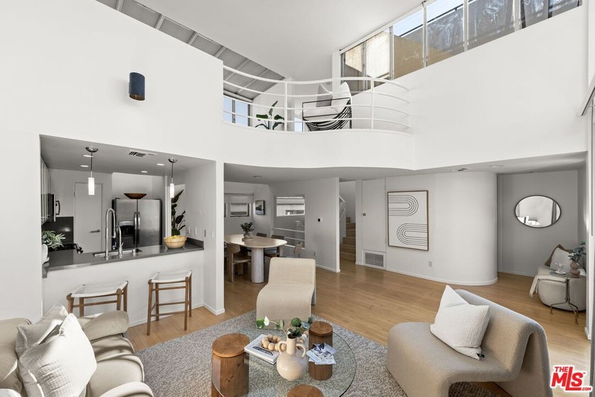 A rare opportunity to own a significant architectural gem in the - Beach Condo for sale in Santa Monica, California on Beachhouse.com