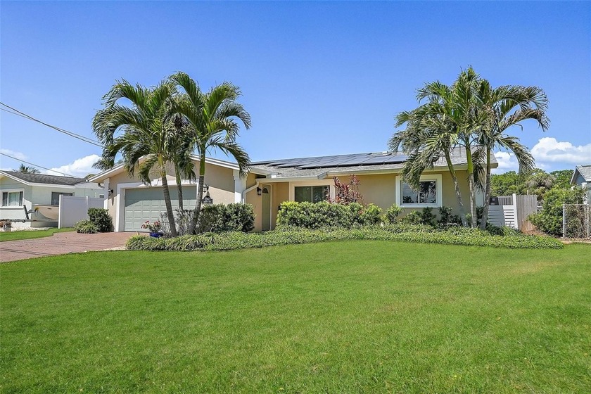 One or more photo(s) has been virtually staged. MOTIVATED - Beach Home for sale in St. Petersburg, Florida on Beachhouse.com