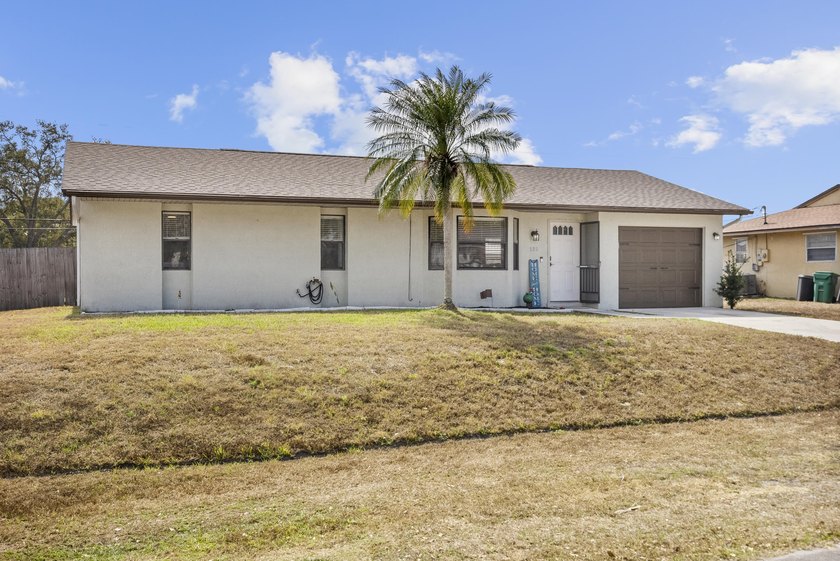 Welcome to 822 SW Harvard Rd in the Palm Trails area of Port St - Beach Home for sale in Port Saint Lucie, Florida on Beachhouse.com