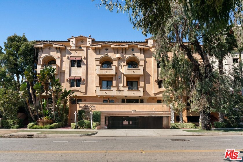Ready for move in!! No shared walls! Welcome to Villa Bella, an - Beach Condo for sale in Pacific Palisades, California on Beachhouse.com