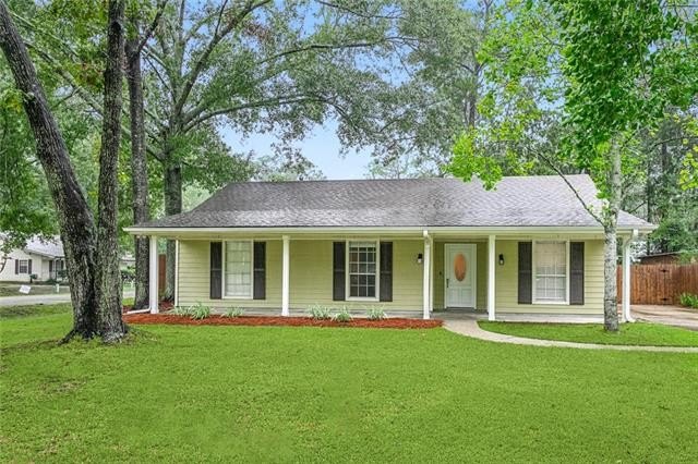 Delightful Acadian-style home in a peaceful subdivision with - Beach Home for sale in Mandeville, Louisiana on Beachhouse.com