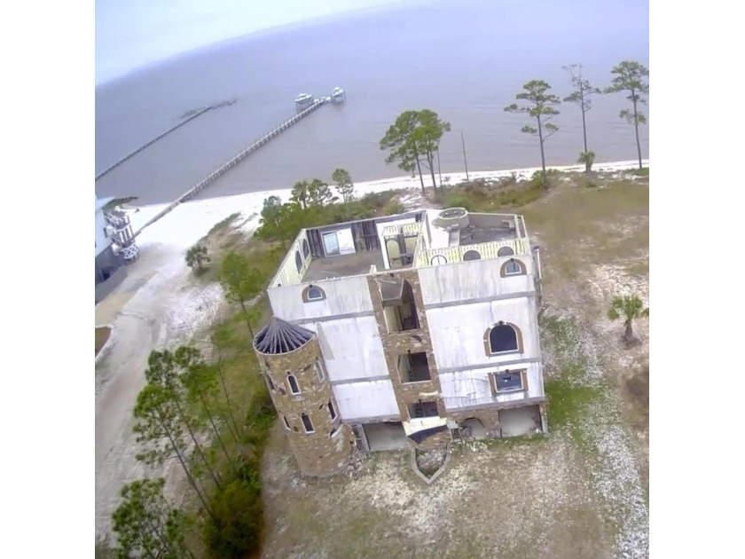 $950K OCEANFRONT Investment Fix-N-Flip. This home is located on - Beach Home for sale in Eastpoint, Florida on Beachhouse.com
