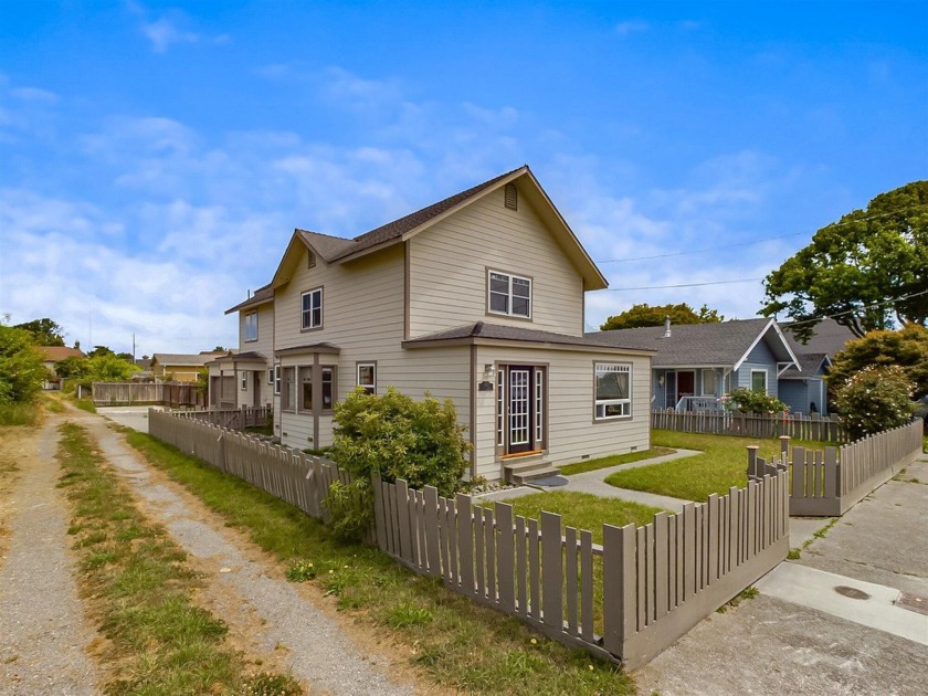 This Ferndale Home is centrally located in the Victorian Village - Beach Home for sale in Ferndale, California on Beachhouse.com