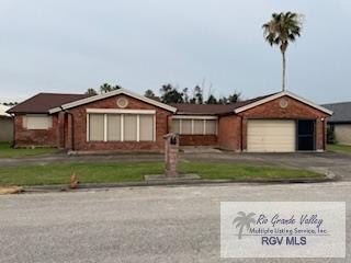 This 2- bedroom, 2-Bath home offers incredible potential in a - Beach Home for sale in Brownsville, Texas on Beachhouse.com
