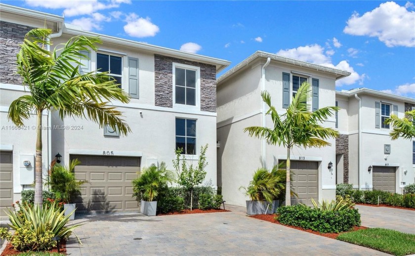 Experience the perfect blend of comfort and style in this - Beach Townhome/Townhouse for sale in Homestead, Florida on Beachhouse.com