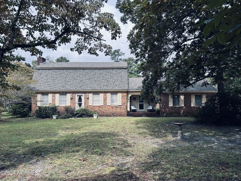 This home has a fantastic golf course location! The home is - Beach Home for sale in Morehead City, North Carolina on Beachhouse.com