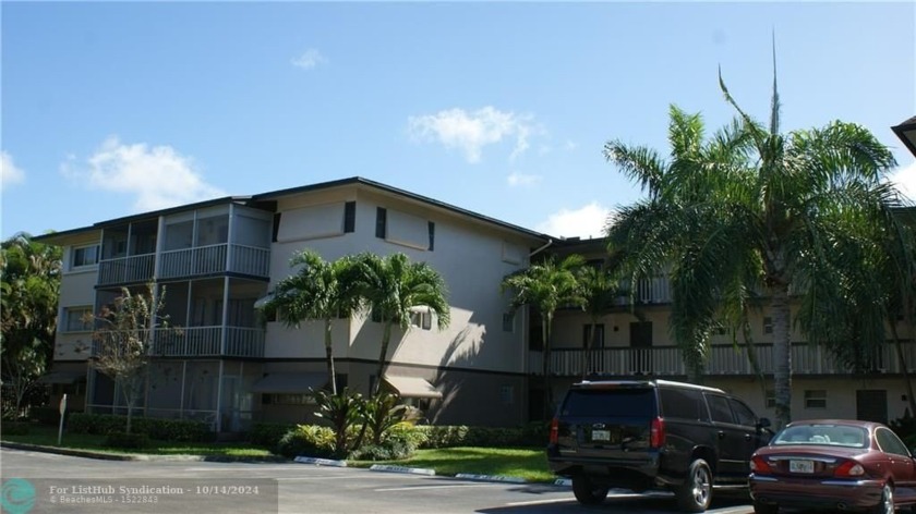 Beautiful 1 bedroom 1.5 bath condo in Hollywood. Located on the - Beach Condo for sale in Hollywood, Florida on Beachhouse.com