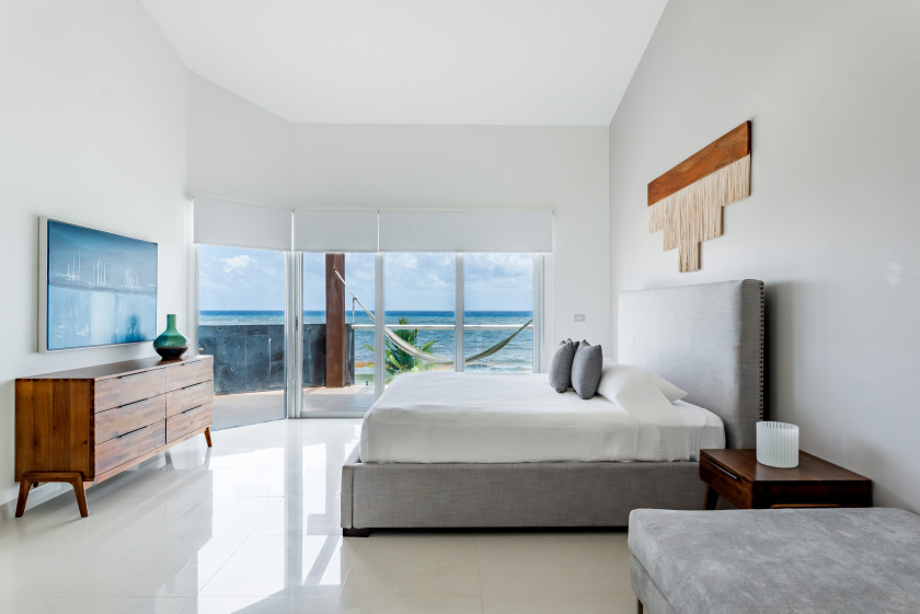 Ocean Front & Penthouse Apartment 2 bedroom 2 bath sleeps - Beach Vacation Rentals in Playa del Carmen, Quintana Roo on Beachhouse.com