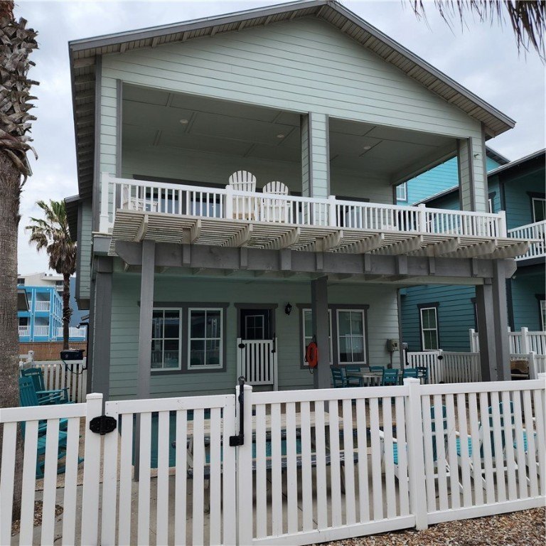 BIG KAHUNA BB913: Well-maintained short-term rental property - Beach Home for sale in Port Aransas, Texas on Beachhouse.com