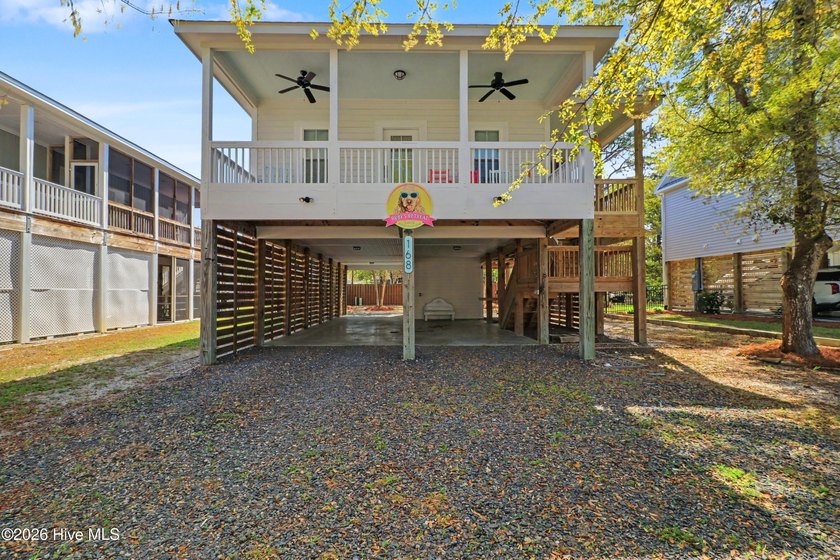 Charming coastal cottage just over a mile from the beach and - Beach Home for sale in Oak Island, North Carolina on Beachhouse.com