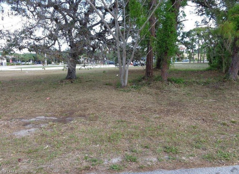 Discover the lowest-priced lot in Collier County west of US-41 - Beach Lot for sale in Naples, Florida on Beachhouse.com