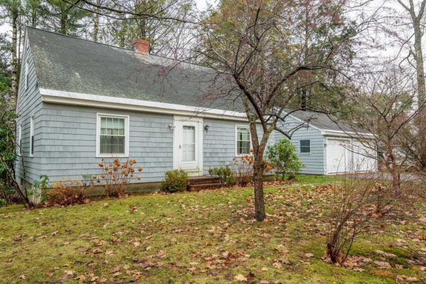 OPEN HOUSE Sunday 1:00PM-2:30PM. Nestled along the banks of the - Beach Home for sale in Falmouth, Maine on Beachhouse.com