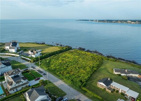 This is an extraordinary opportunity to build your dream home on - Beach Lot for sale in Middletown, Rhode Island on Beachhouse.com