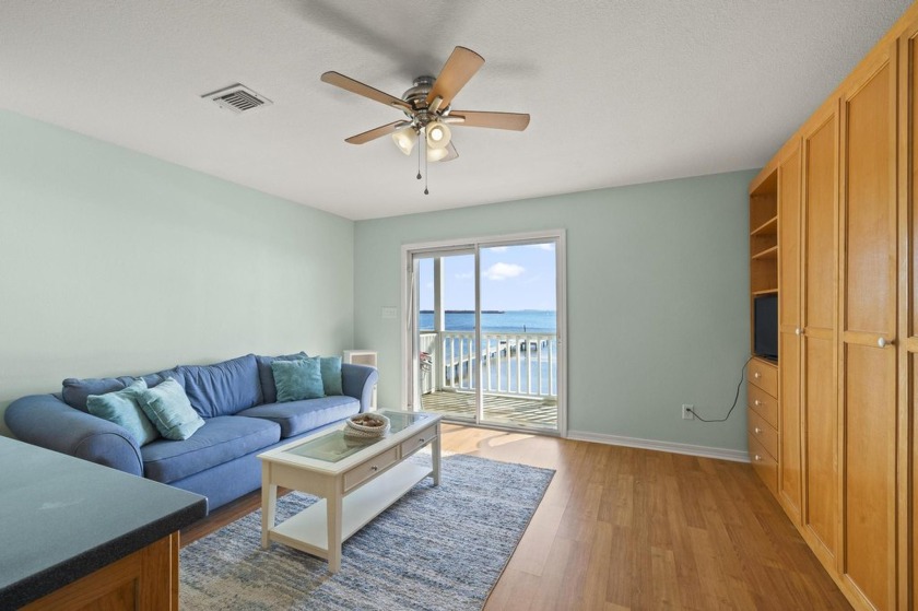 5539 Soundside Drive N - Beach Condo for sale in Gulf Breeze, Florida on Beachhouse.com