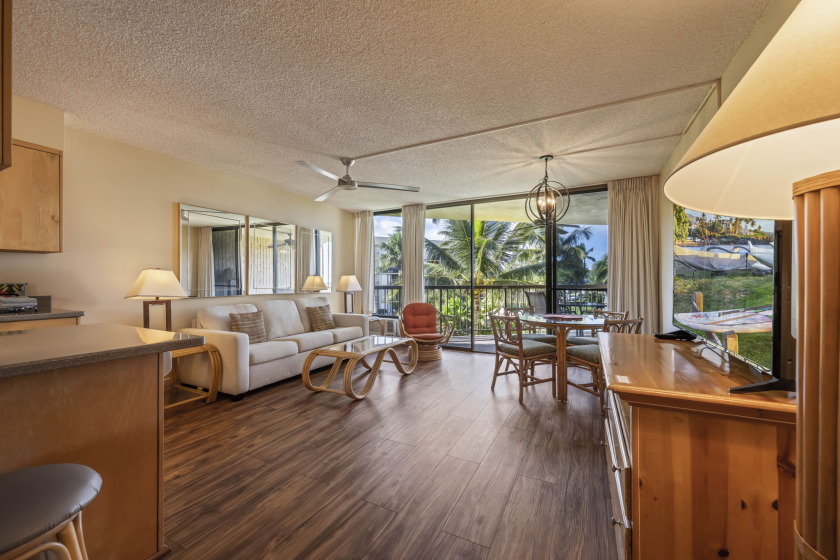 Central location with private view deck to oceanfront - Beach Vacation Rentals in Kihei, Hawaii on Beachhouse.com