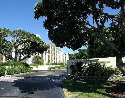 Rare opportunity in East Boca Raton  to live in a spacious 3 - Beach Condo for sale in Boca Raton, Florida on Beachhouse.com
