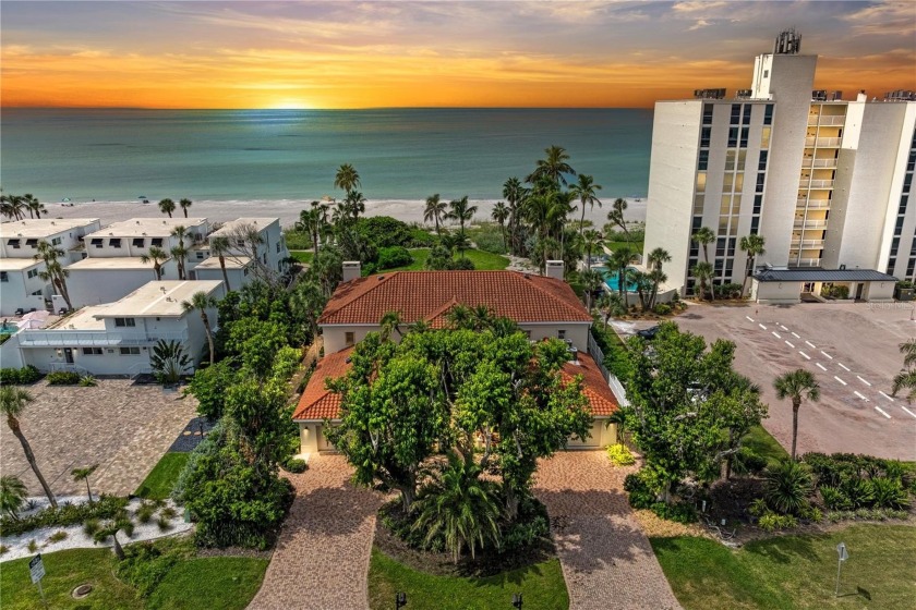 Rare opportunity, two fully furnished TWIN residences (TWO UNITS - Beach Condo for sale in Longboat Key, Florida on Beachhouse.com