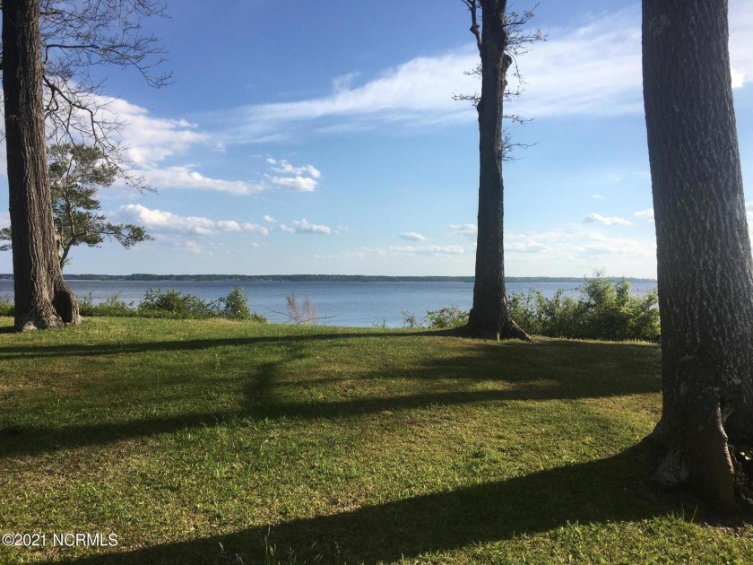 Gorgeous views of the Neuse River with over 180 Feet of water - Beach Lot for sale in Minnesott Beach, North Carolina on Beachhouse.com