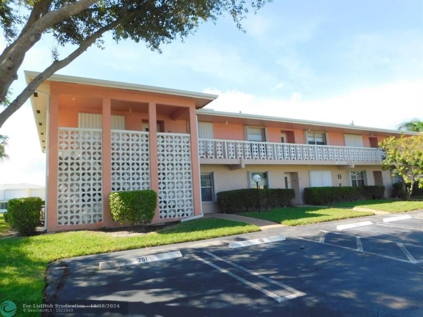 This very large corner apartment is located on a quiet side - Beach Condo for sale in Delray Beach, Florida on Beachhouse.com