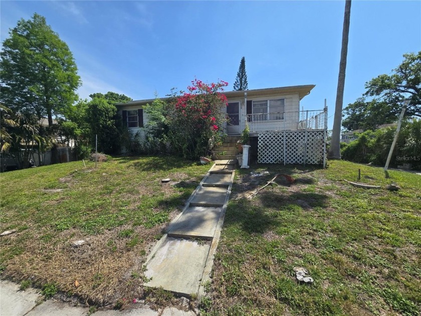 NEW PRICE! Great Location! Fixer-upper with Lots of Potential! 3 - Beach Home for sale in Oldsmar, Florida on Beachhouse.com