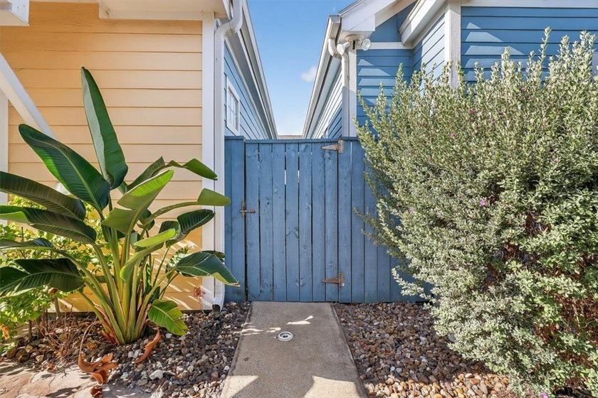 Welcome to your coastal retreat in the highly desirable Pirates - Beach Townhome/Townhouse for sale in Port Aransas, Texas on Beachhouse.com