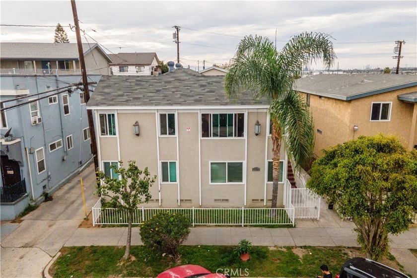 Large high yield postwar 10 unit property in a dense high demand - Beach Home for sale in Long Beach, California on Beachhouse.com