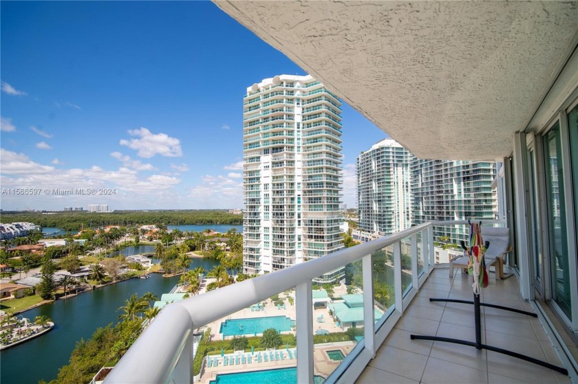 Welcome home! Exquisite and completely remodeled luxury - Beach Condo for sale in Sunny Isles Beach, Florida on Beachhouse.com