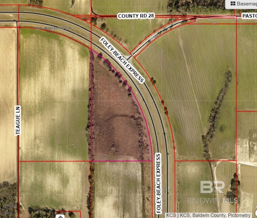 9 flat acres with 1200+ feet of road frontage on the heavily - Beach Acreage for sale in Foley, Alabama on Beachhouse.com