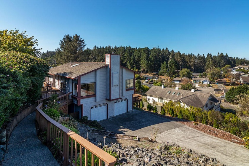 STUNNING VIEWS AWAIT in your new Humboldt Hill sanctuary - Beach Home for sale in Eureka, California on Beachhouse.com