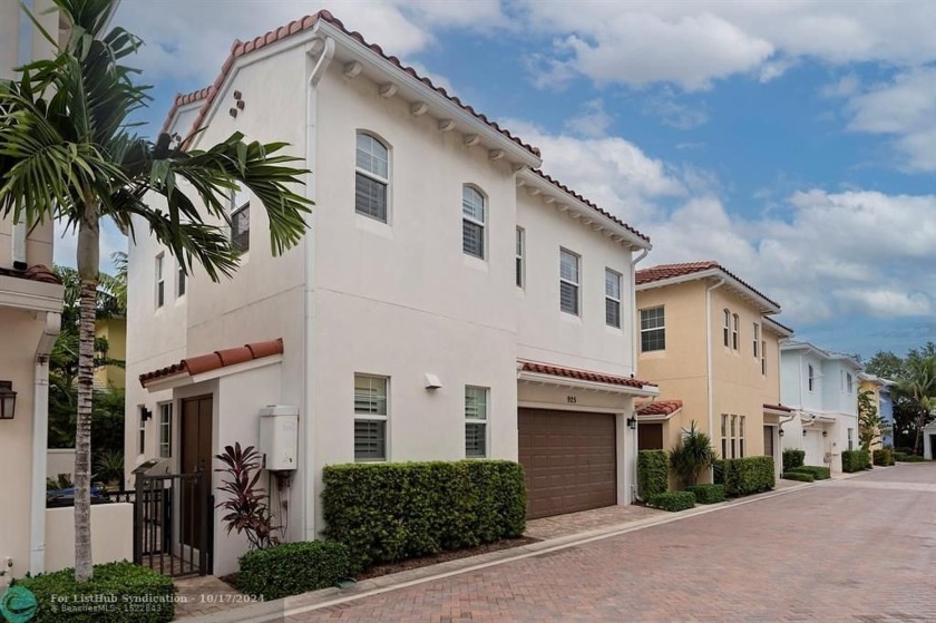 Energy efficient smart home in a quiet Victoria Park gated - Beach Home for sale in Fort Lauderdale, Florida on Beachhouse.com