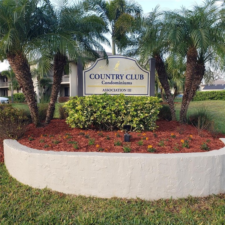 Here is your opportunity to purchase a great condo in the - Beach Condo for sale in Oldsmar, Florida on Beachhouse.com