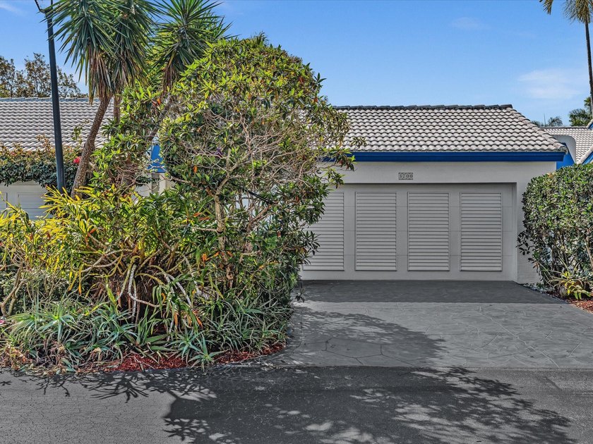 Experience the best of Florida living in this elegant courtyard - Beach Townhome/Townhouse for sale in Boca Raton, Florida on Beachhouse.com