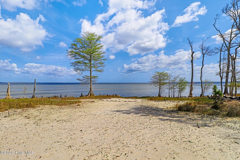 Beautiful 0.85-acre waterfront lot located at 107 Cedarwood in - Beach Lot for sale in Havelock, North Carolina on Beachhouse.com