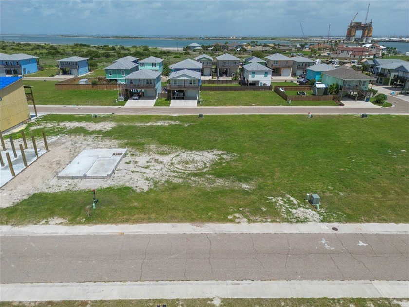 Great lot in Lighthouse Cove, ready for you to build your beach - Beach Lot for sale in Port Aransas, Texas on Beachhouse.com