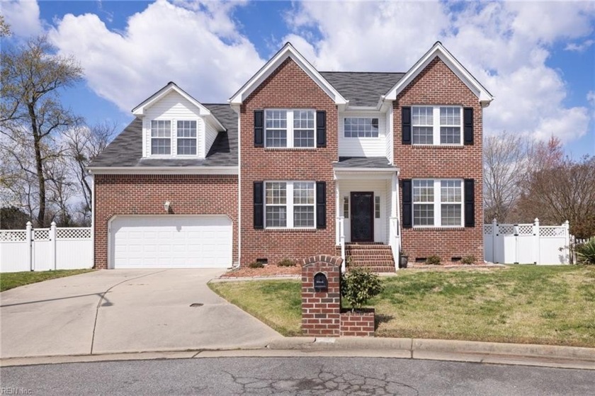 Beautiful lakefront brick front home. Enjoy the lakefront water - Beach Home for sale in Suffolk, Virginia on Beachhouse.com