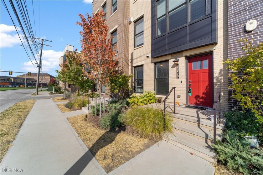 This wonderfully upgraded North Park Place Townhome is a must - Beach Townhome/Townhouse for sale in Cleveland, Ohio on Beachhouse.com