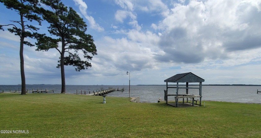 Perfect second home or live all year round in this river front - Beach Home for sale in Bayboro, North Carolina on Beachhouse.com